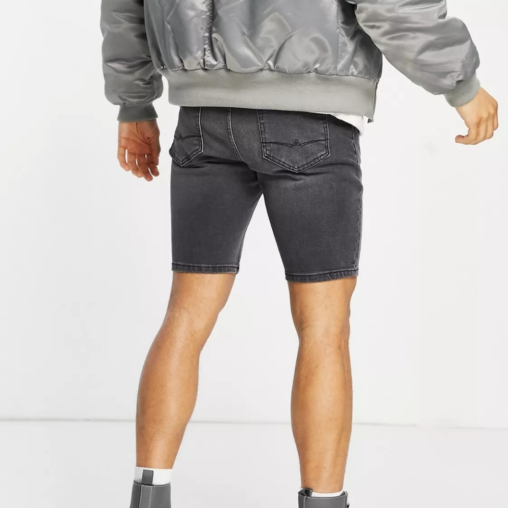 Asos Skinny Denim Shorts in Retro Black Wash 🆕️ - Picture 3 of 7